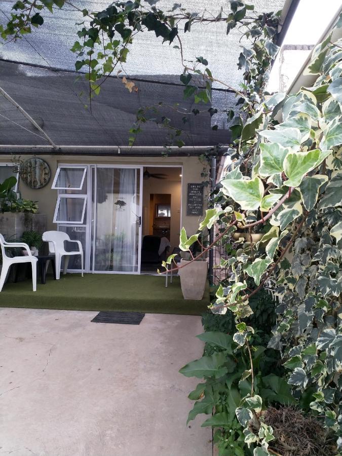 The Oak Treehouse Bnb Queenstown Esterno foto